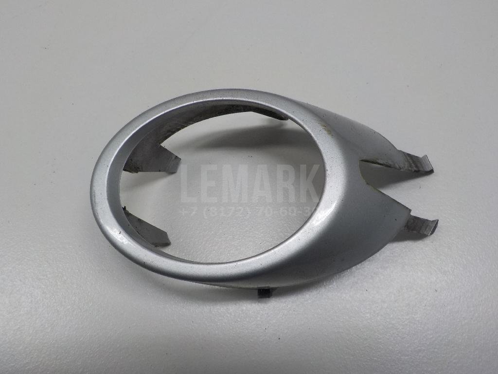 Рамка противотуманной фары правой для  Audi A3 [8PA] Sportback 2004-2013