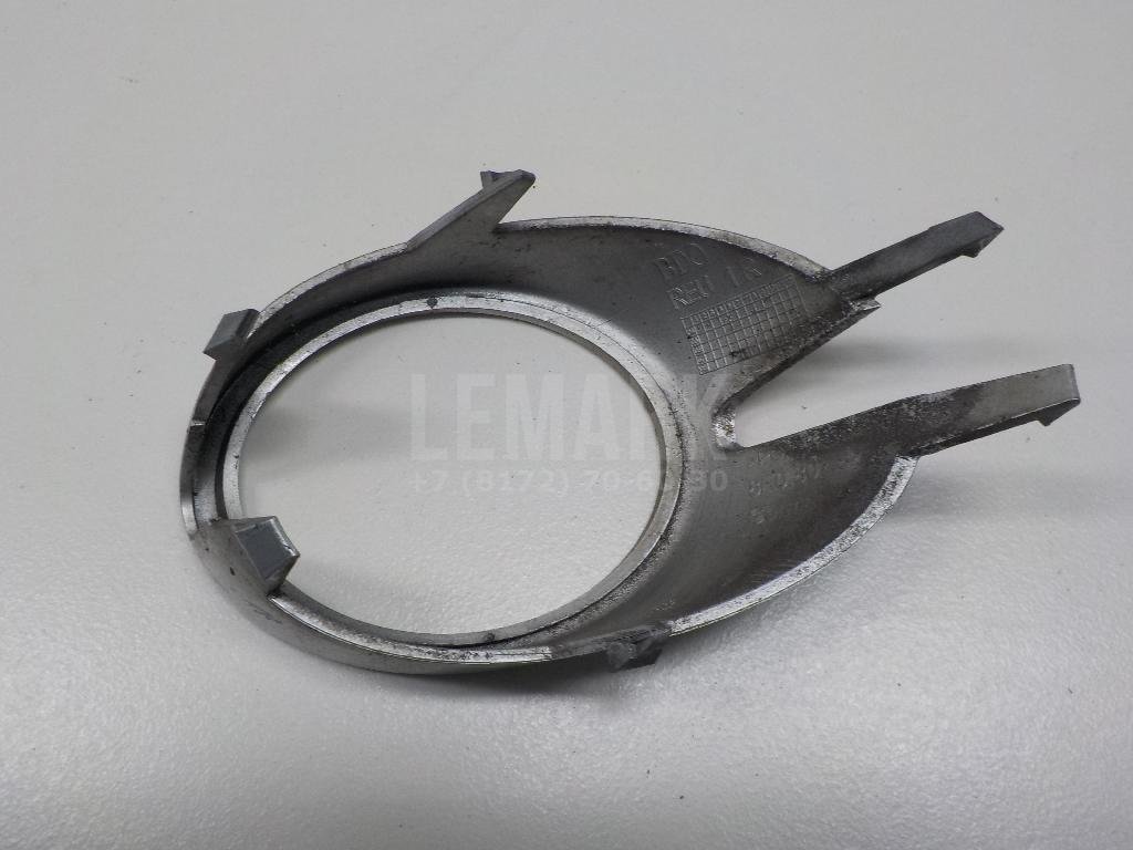 Рамка противотуманной фары правой для  Audi A3 [8PA] Sportback 2004-2013