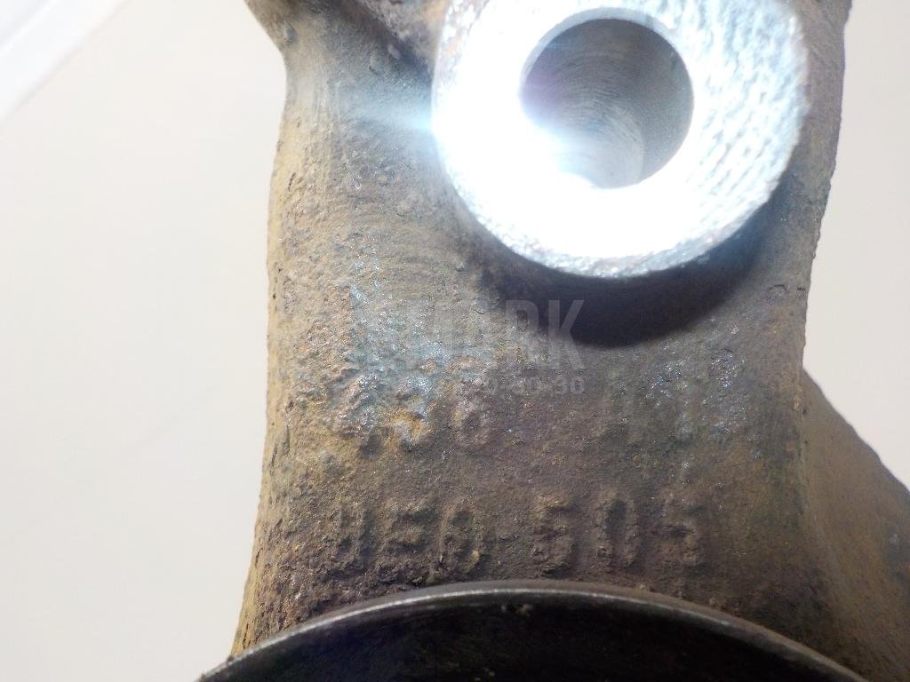 Кулак поворотный задний правый