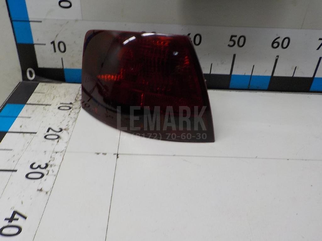 Фонарь задний наружный левый