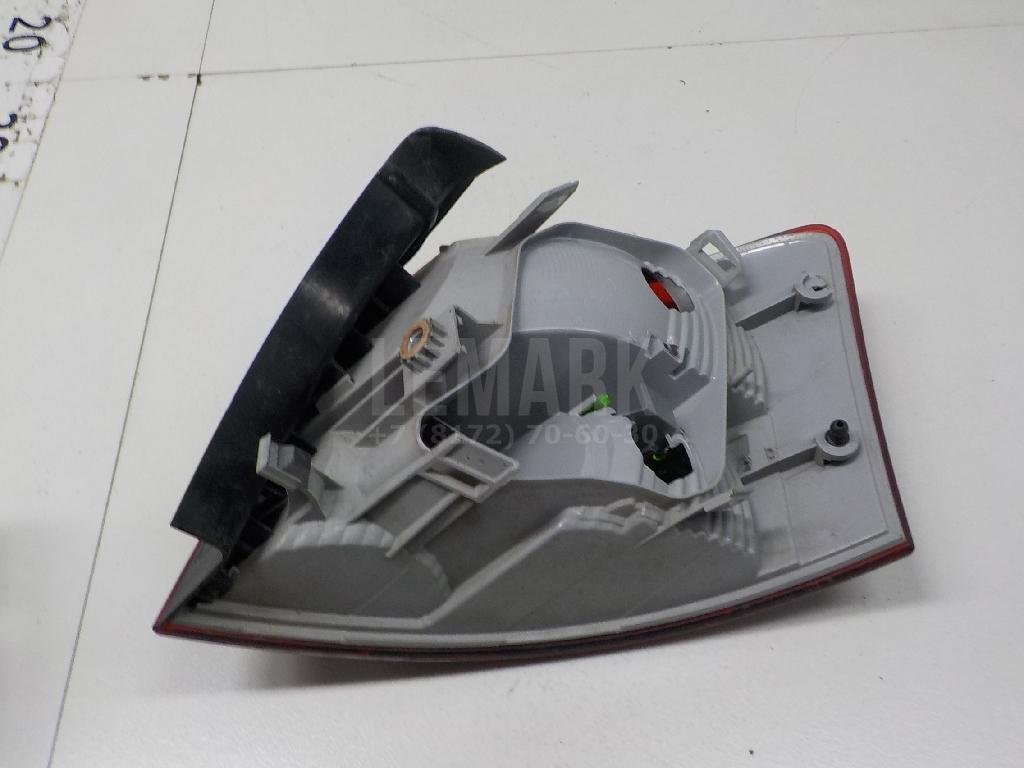 Фонарь задний наружный левый