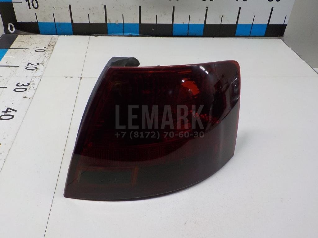 Фонарь задний наружный правый