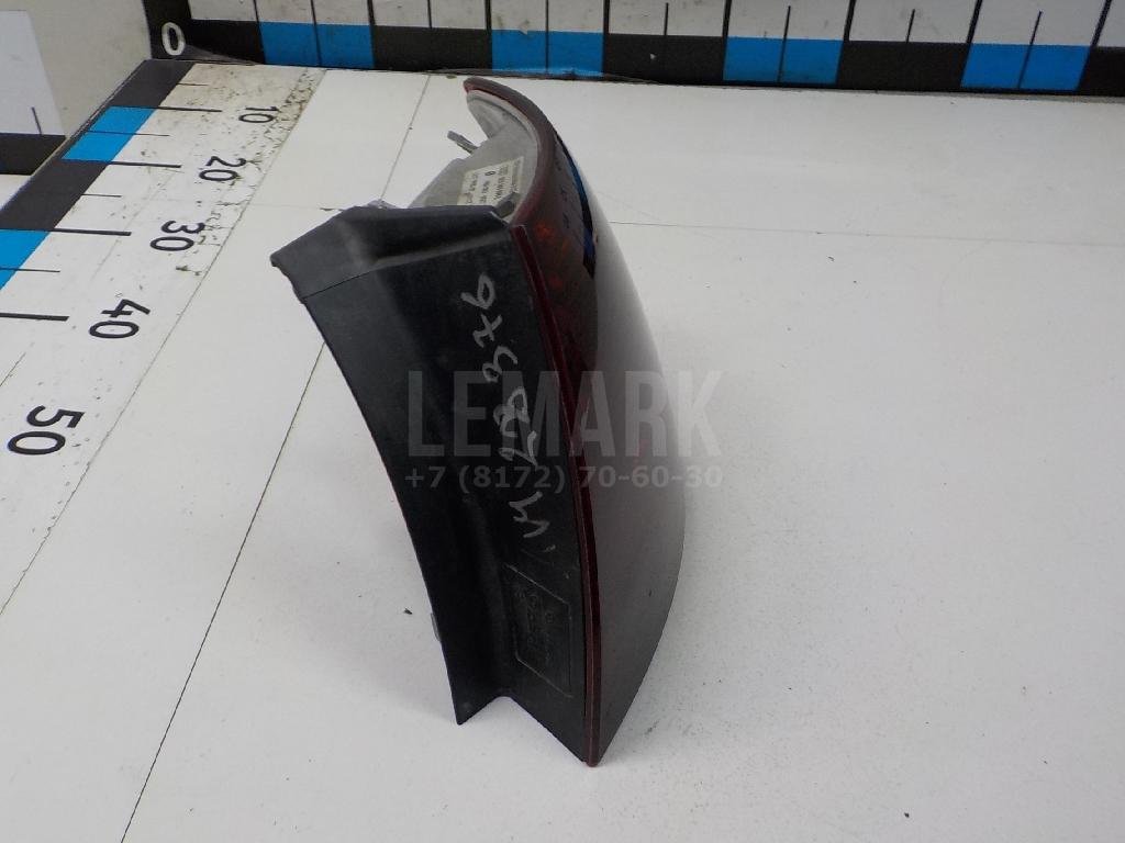Фонарь задний наружный правый