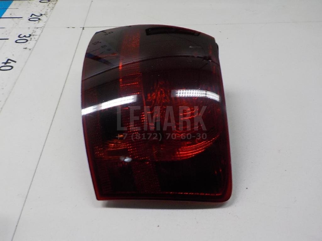 Фонарь задний наружный правый