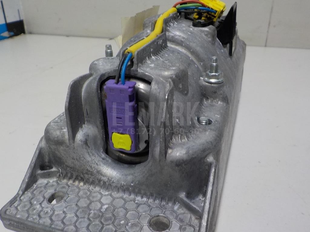 Подушка безопасности пассажирская (в торпедо)