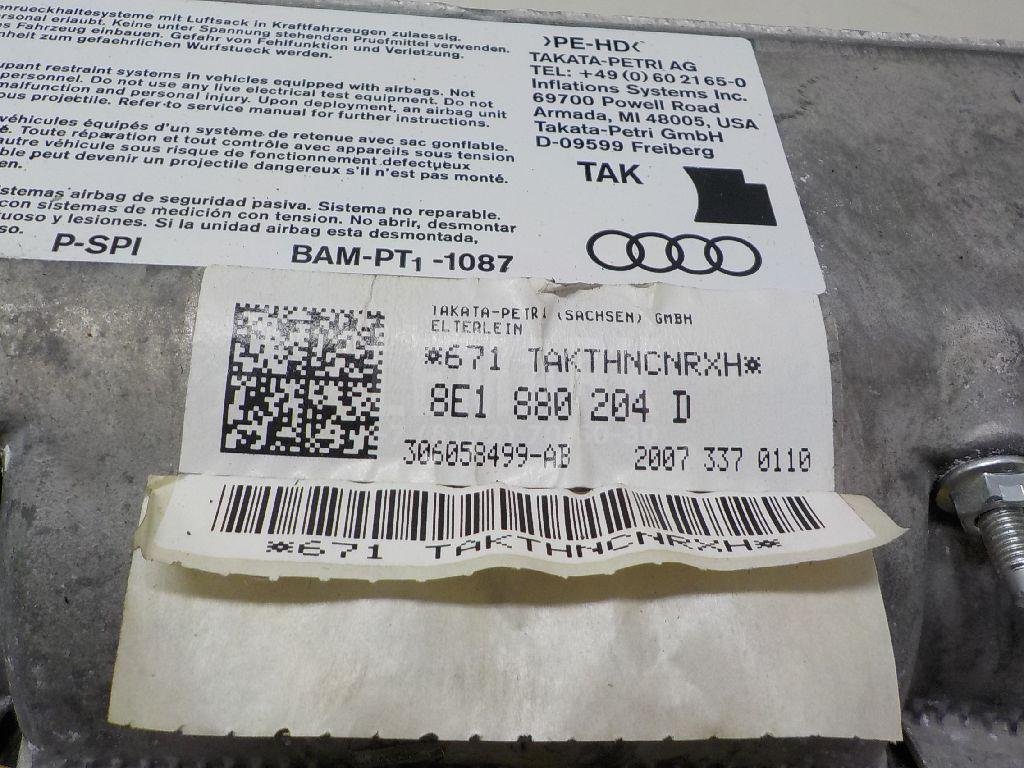 Подушка безопасности пассажирская (в торпедо)