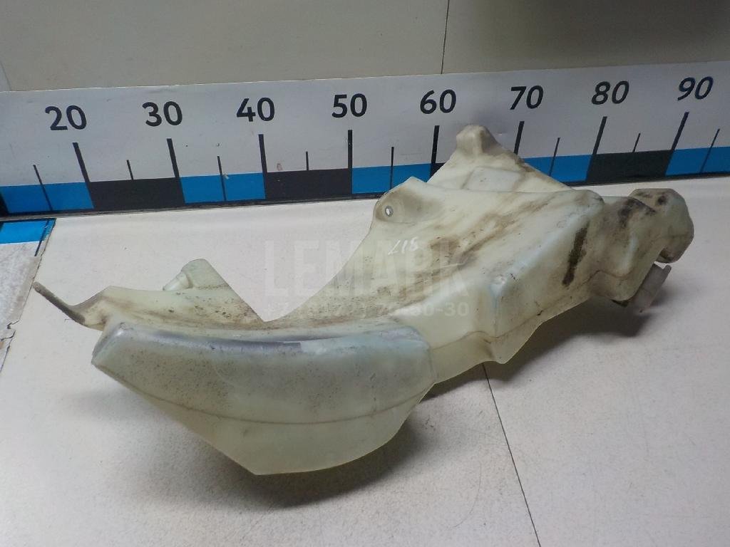 Бачок омывателя лобового стекла