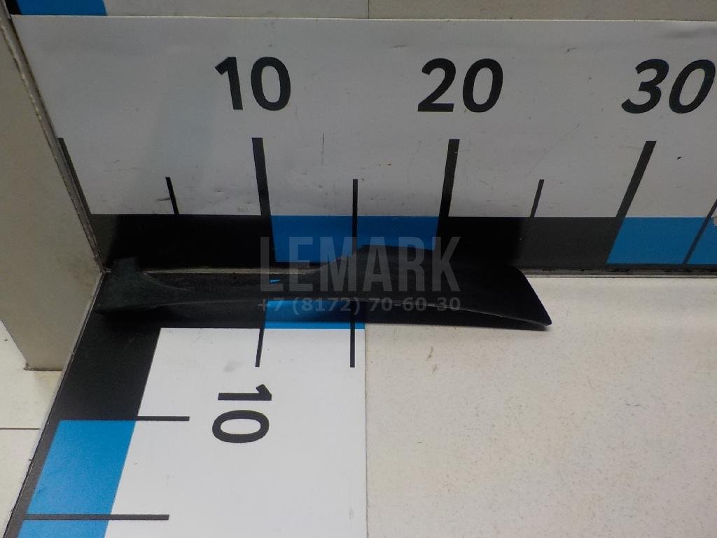 Рамка противотуманной фары правой