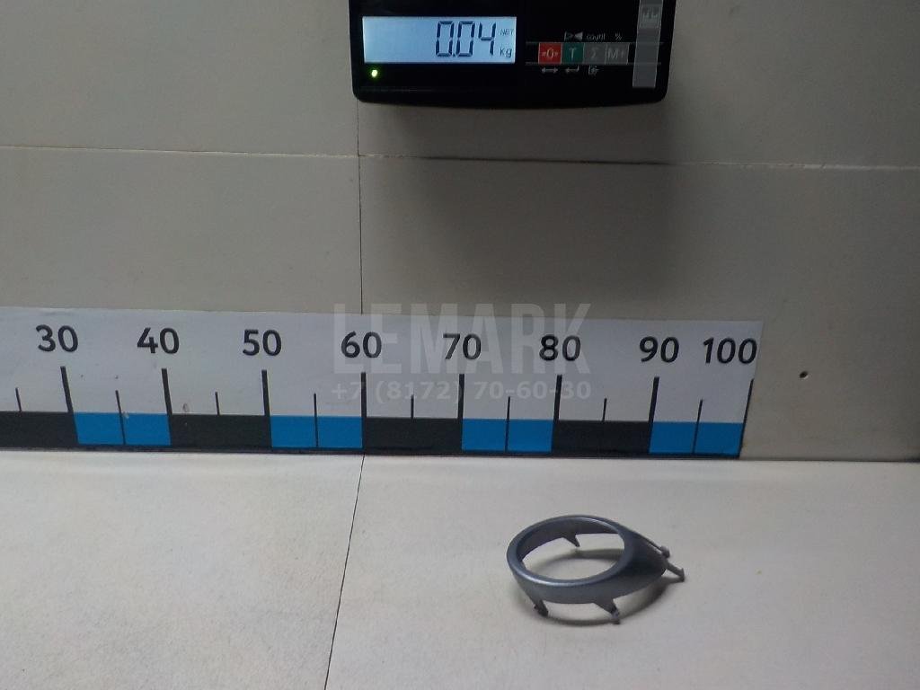 Рамка противотуманной фары правой