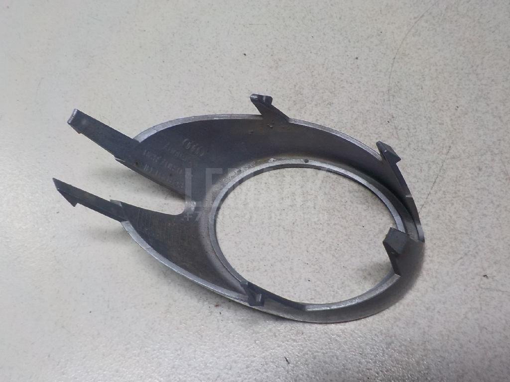 Рамка противотуманной фары правой