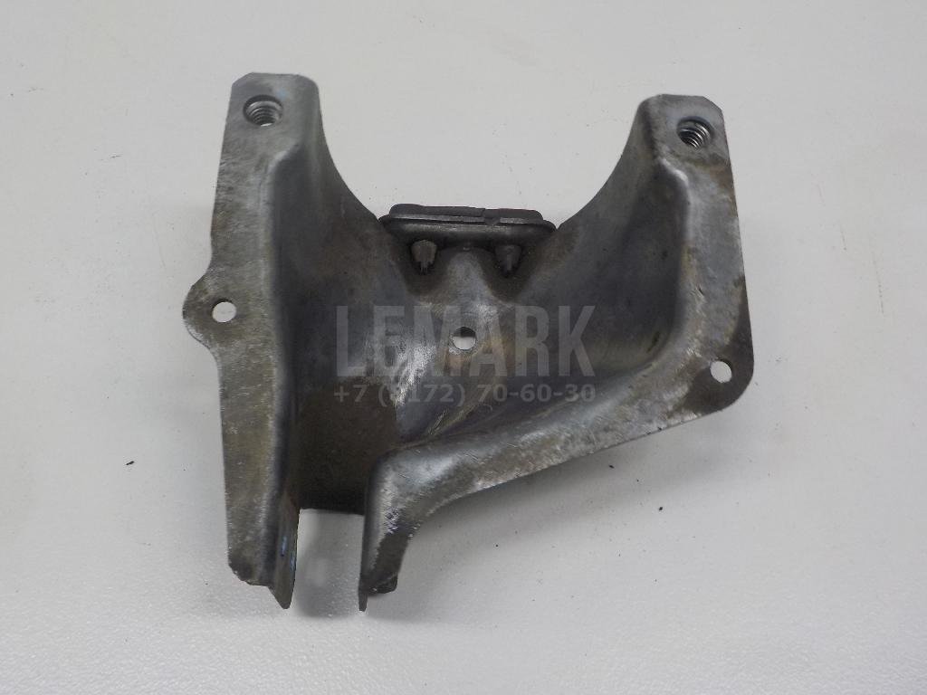 Кронштейн опоры двигателя