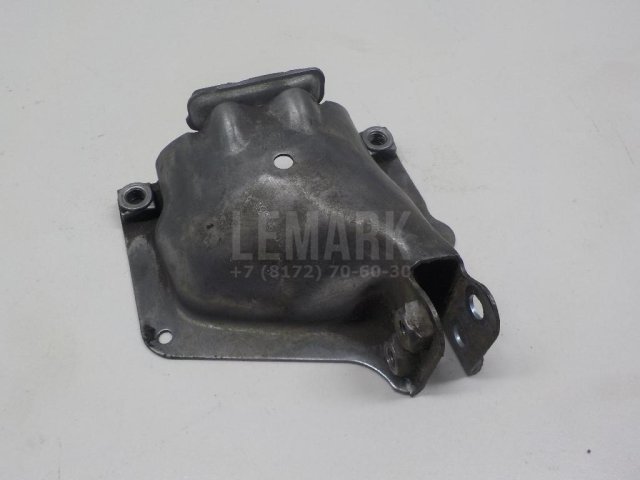 Кронштейн опоры двигателя