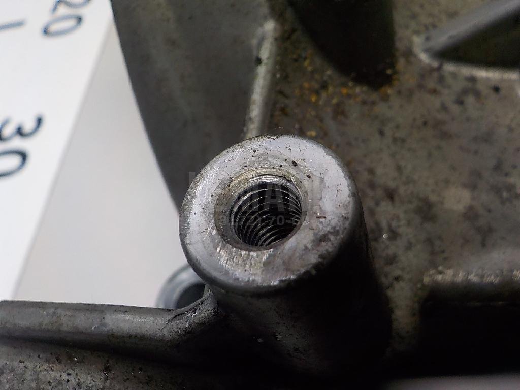 Кронштейн генератора для  Audi A3 [8PA] Sportback 2004-2013