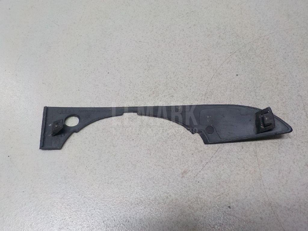 Рамка противотуманной фары левой