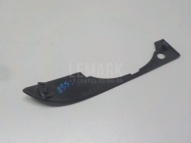 Рамка противотуманной фары левой