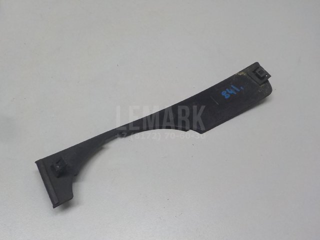 Рамка противотуманной фары правой