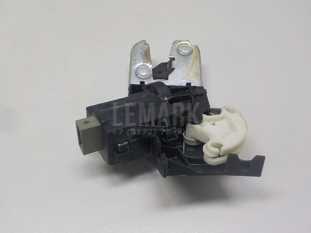 Замок багажника