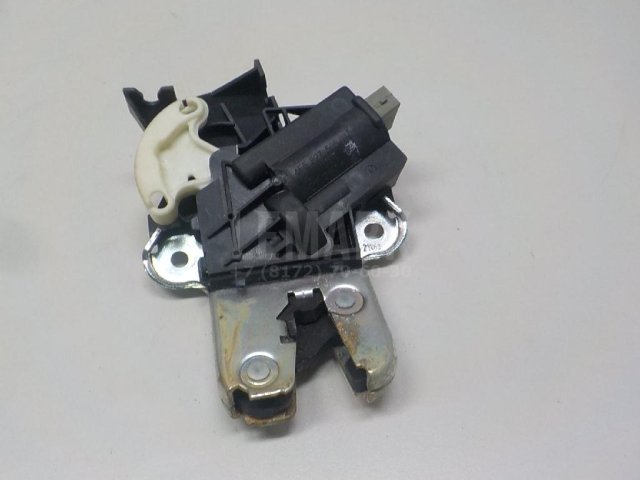 Замок багажника