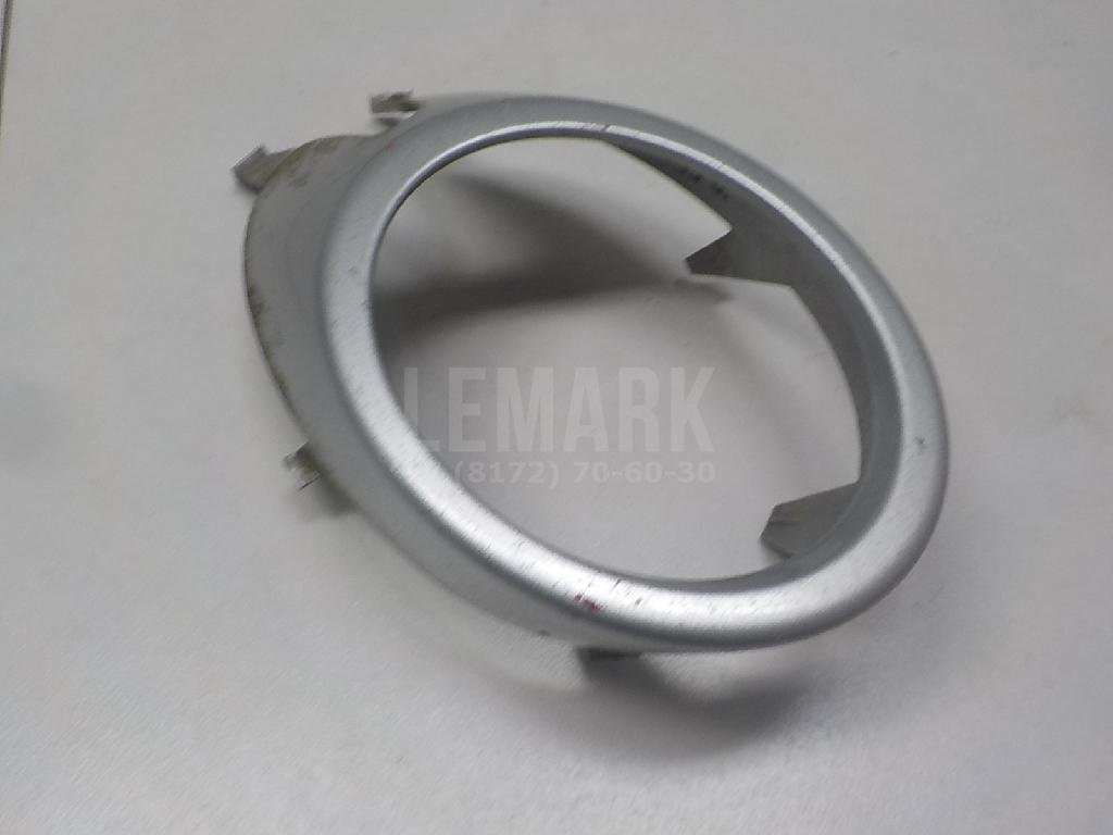 Рамка противотуманной фары правой