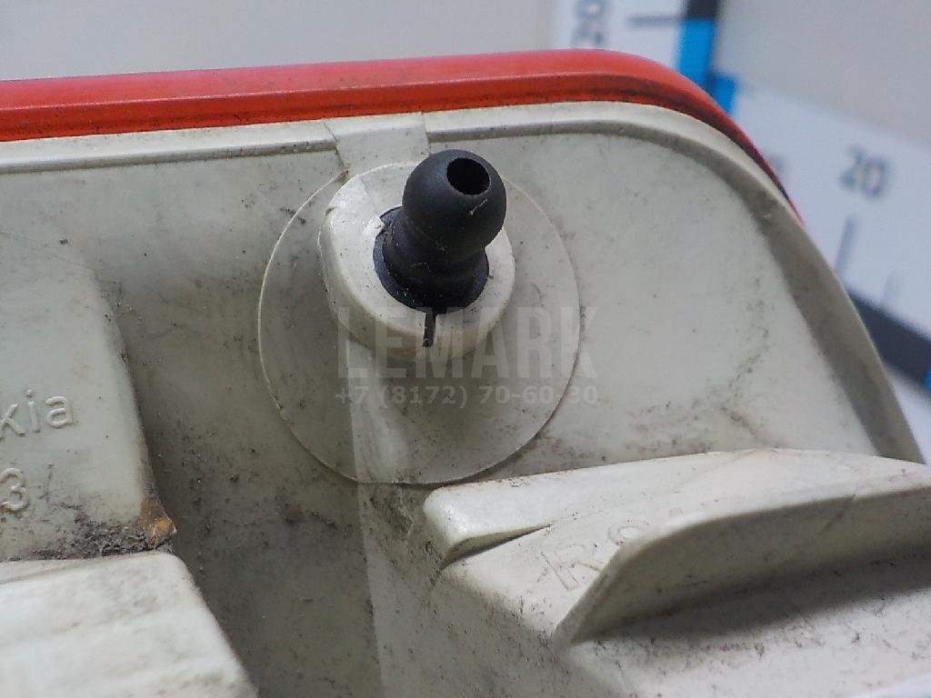 Фонарь задний наружный правый