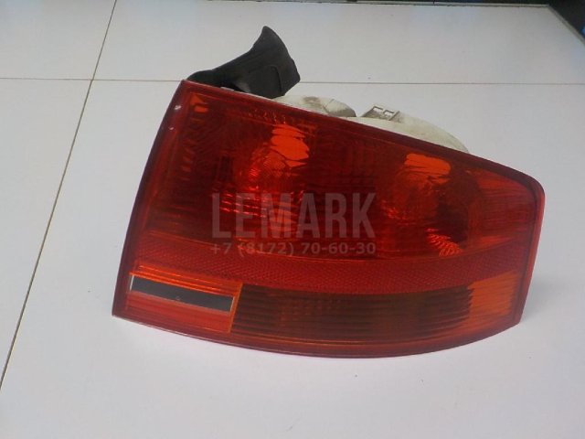 Фонарь задний наружный правый