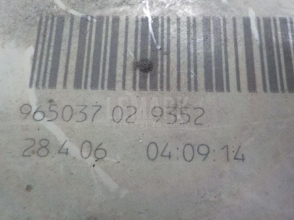 Фонарь задний наружный правый