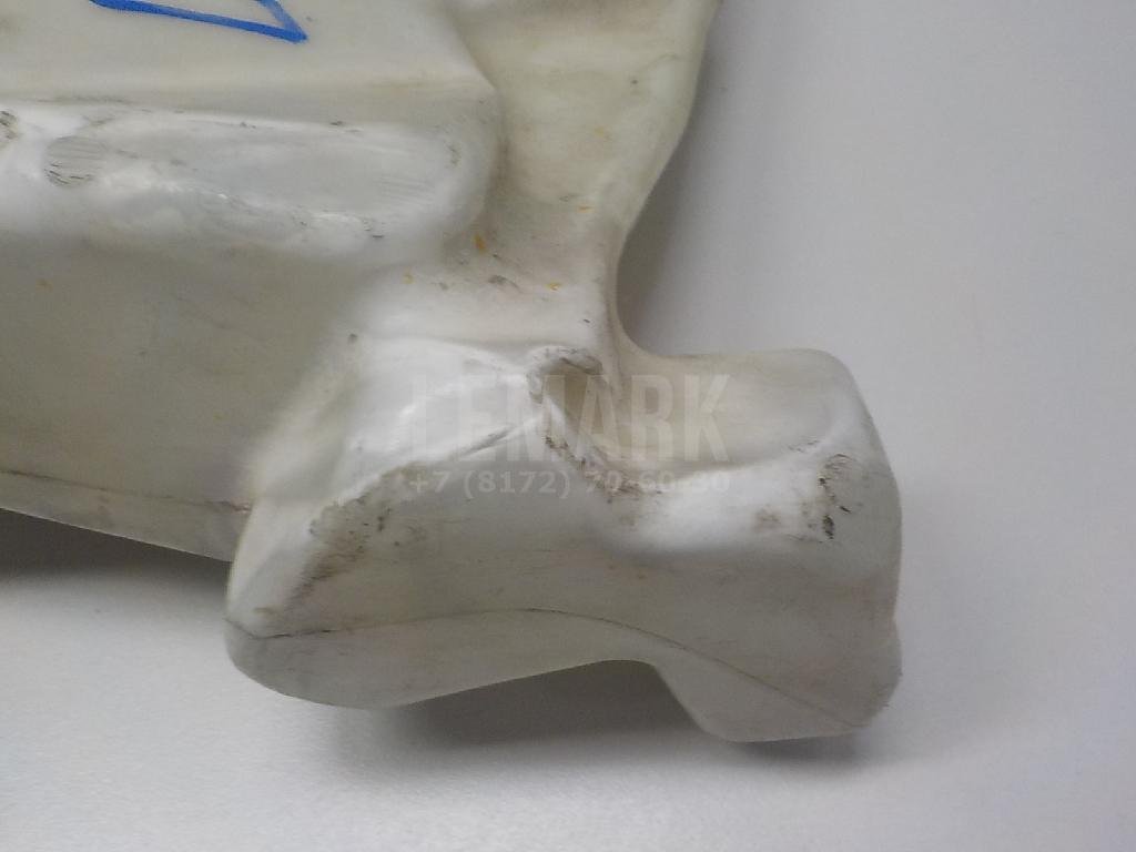 Бачок омывателя лобового стекла