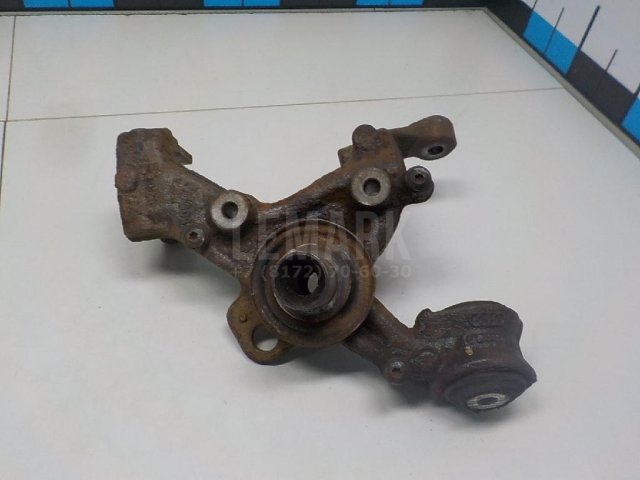 Кулак поворотный задний левый