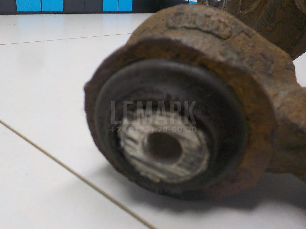 Кулак поворотный задний правый