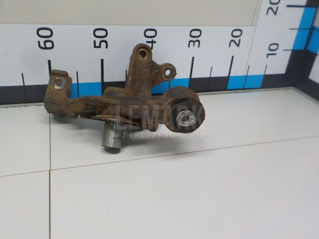 Кулак поворотный задний правый