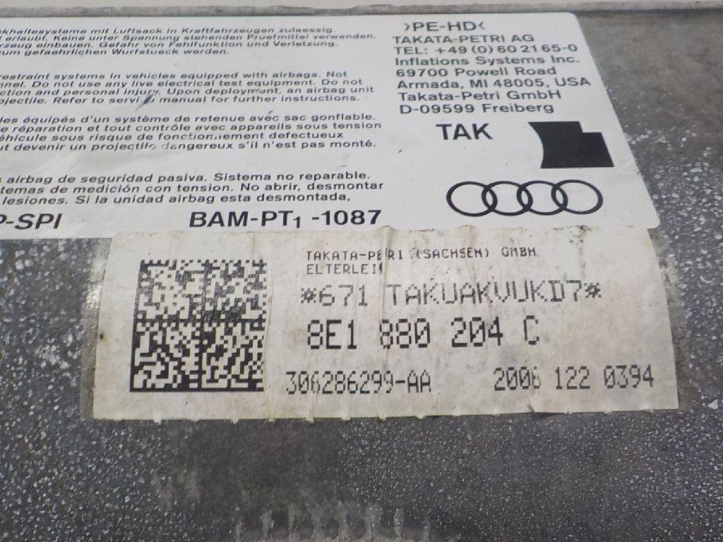 Подушка безопасности пассажирская (в торпедо)