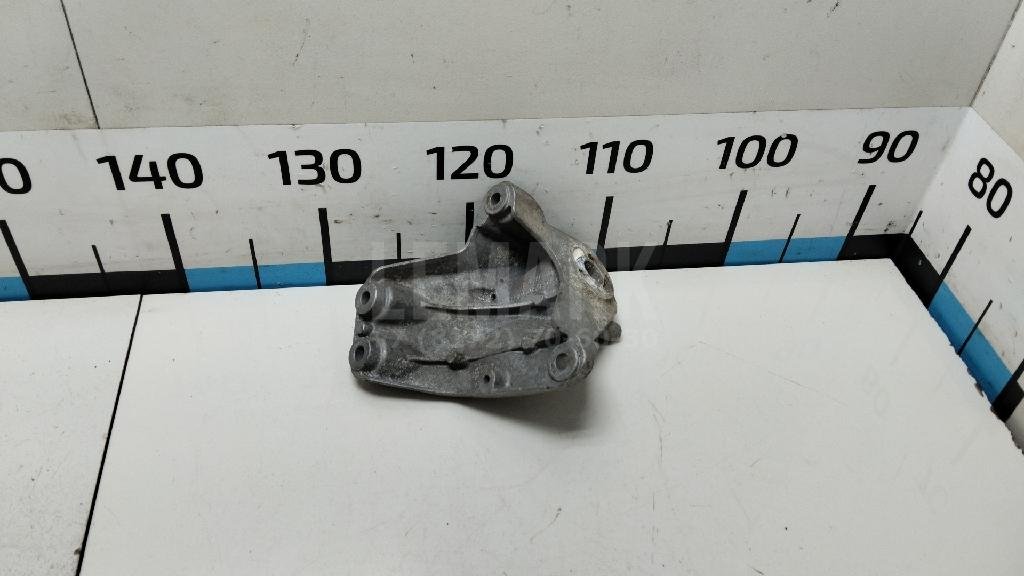 Кронштейн АКПП левый