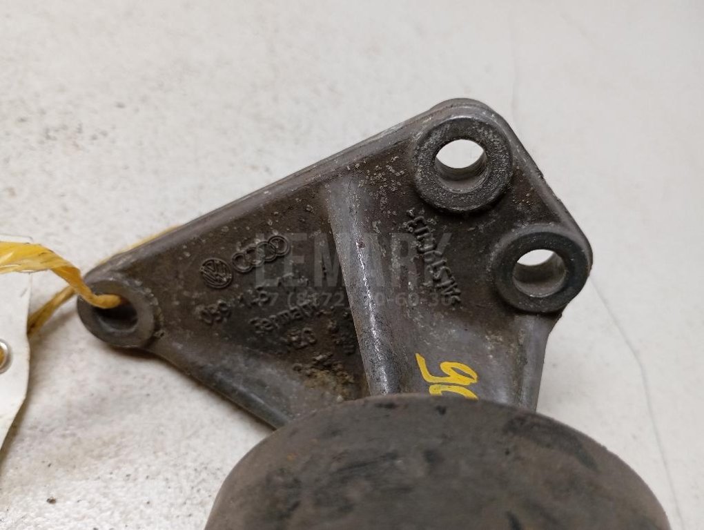 Кронштейн ролика-натяжителя руч. ремня для  Audi A5/S5 [8F] Cabrio 2010-2016