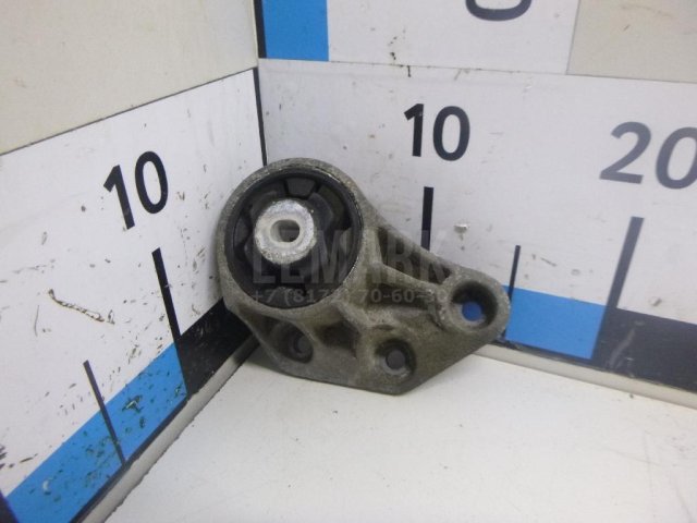 Опора заднего редуктора