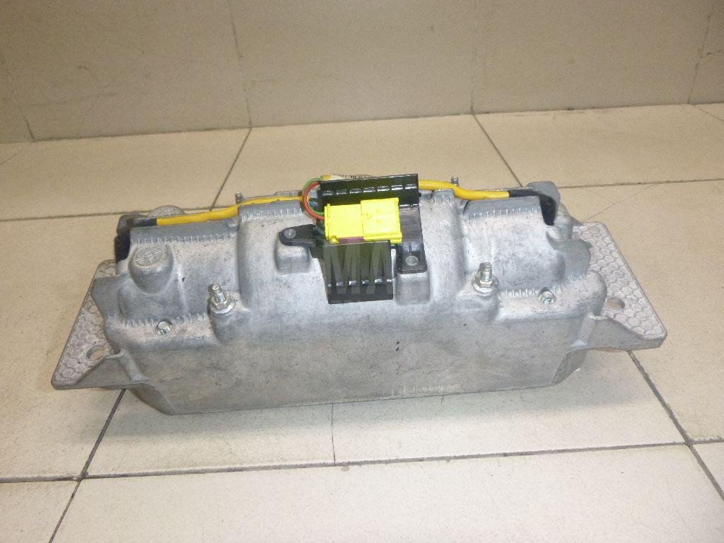 Подушка безопасности пассажирская (в торпедо)