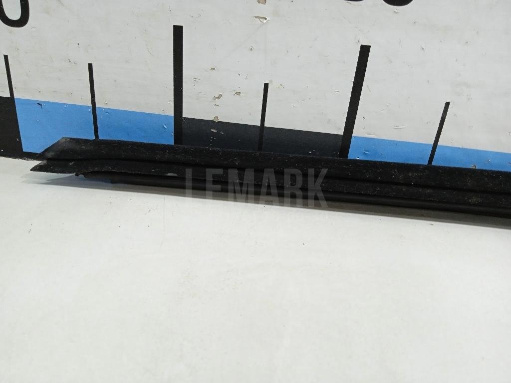 Уплотнитель (внутри) для  Audi A4 [B6] 2000-2004