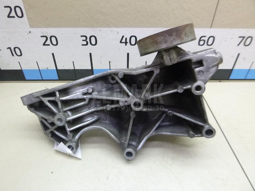 Кронштейн генератора