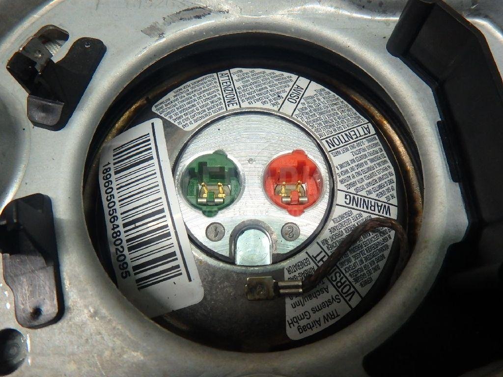 Подушка безопасности в рулевое колесо