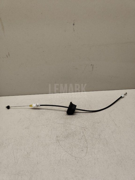 Трос открывания передней двери