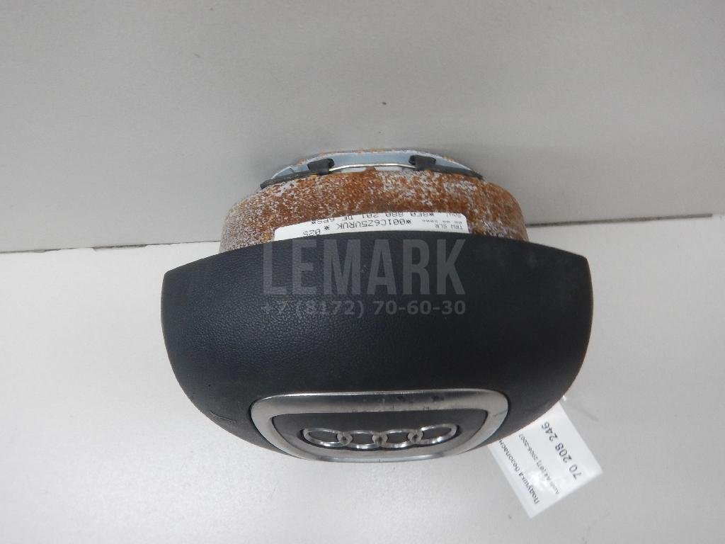 Подушка безопасности в рулевое колесо