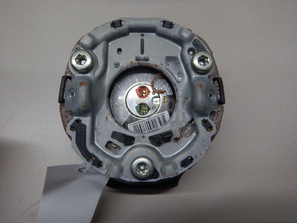 Подушка безопасности в рулевое колесо