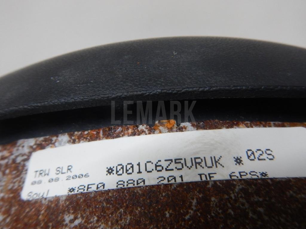 Подушка безопасности в рулевое колесо