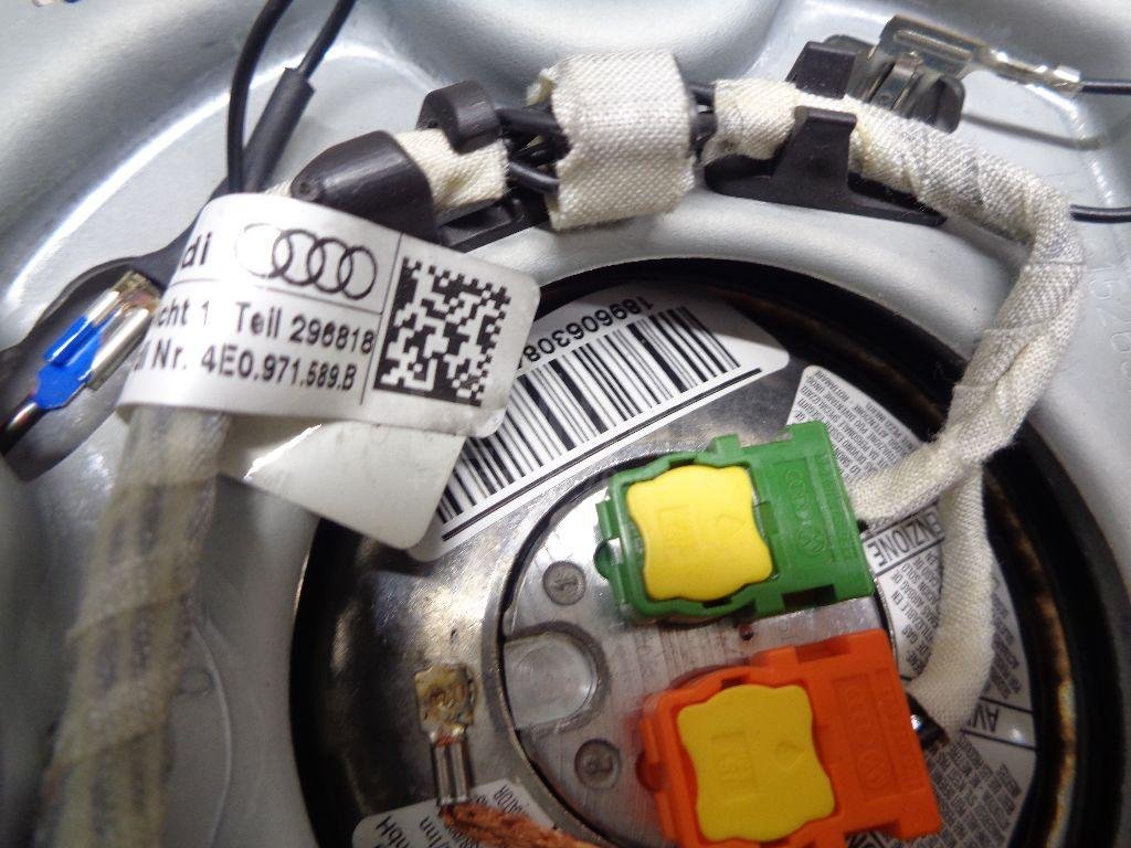 Подушка безопасности в рулевое колесо