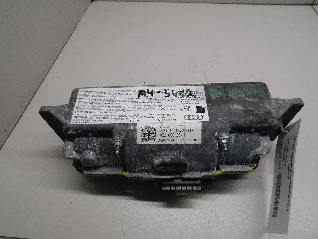 Подушка безопасности пассажирская (в торпедо)