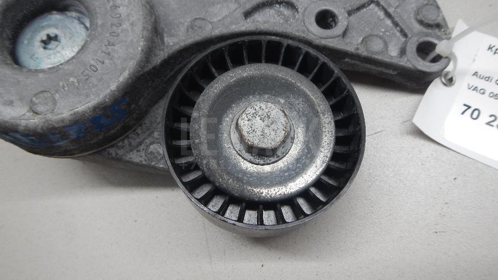 Кронштейн ролика-натяжителя руч. ремня для  Audi A3 [8PA] Sportback 2004-2013