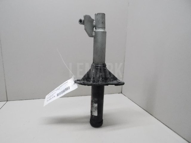 Кронштейн усилителя переднего бампера правый