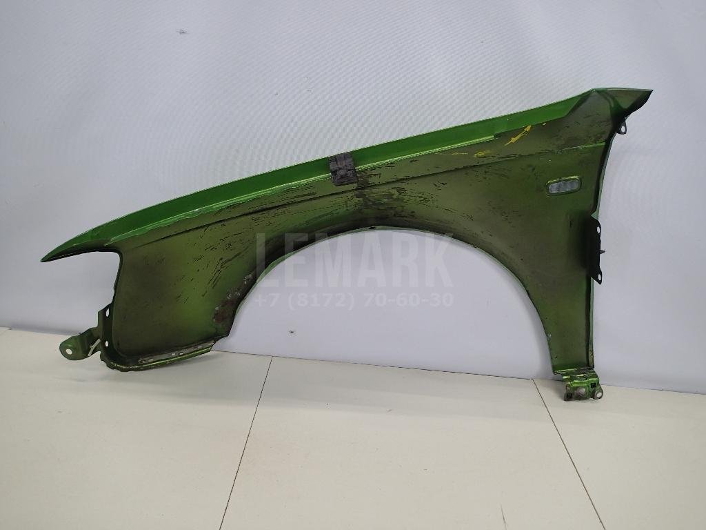 Крыло переднее правое