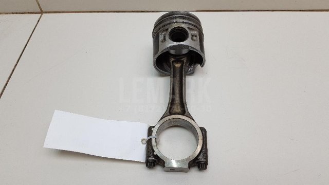 Поршень с шатуном