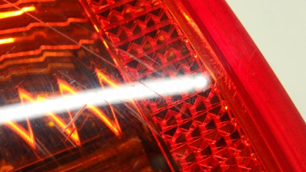 Фонарь задний наружный правый