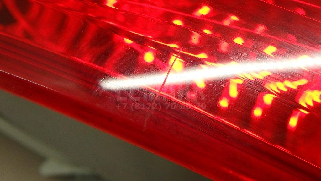 Фонарь задний наружный правый